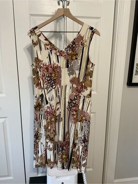 Attitudes Sleeveless Floral Print V-Neck Dress in Cream and Brown